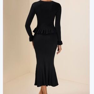 SANDRO COPY SKIRT- so cute brand new never worn. Blakx knit - runs very snug